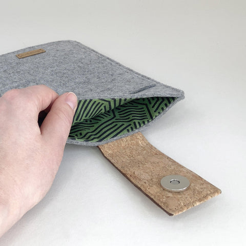 Hülle für Kobo Glo | mit Magnetverschluss und extra Fach | hellgrau - Stipes | Modell "HAKA"