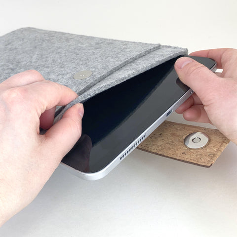 Tablet Hülle nach Maß | mit Magnetverschluss und extra Fach | hellgrau - Shapes | Modell "HAKA"