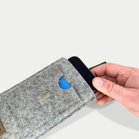 Handy Gürteltasche für Xiaomi 12T | mit Magnetverschluss und Kartenfach | hellgrau | Modell CLIP