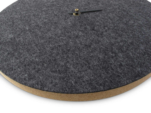 Wanduhr aus Filz und Kork 30 cm | anthrazit - schwarz | Design: Aalborg