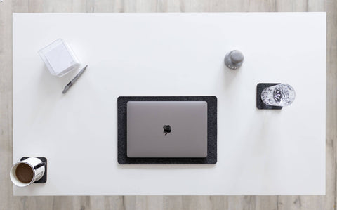 Unterlage für MacBooks aus Filz und Kork | 26 x 38 cm | anthrazit
