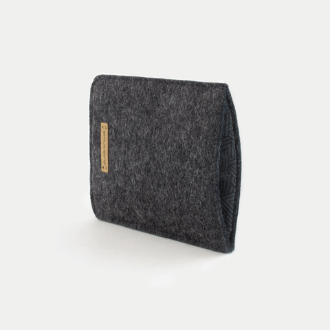 Handytasche für iPhone 14 | aus Filz und Bio-Baumwolle | anthrazit - tracks | Modell "LET"