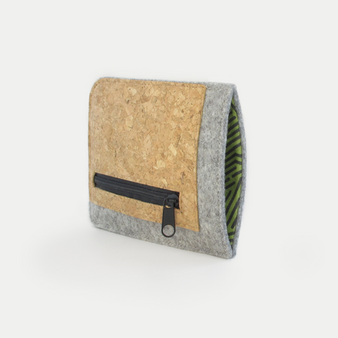 Handytasche mit Kartenfach für iPhone 13 mini | hellgrau - stripes | Modell "ZIP"