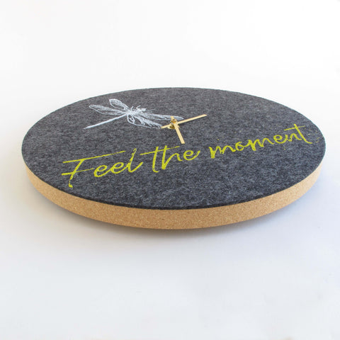 Wanduhr aus Filz und Kork 30 cm | Design "Moment" by Anja Streese