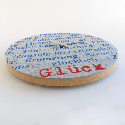 Wanduhr aus Filz und Kork 30 cm | Design "Glück" by Anja Streese