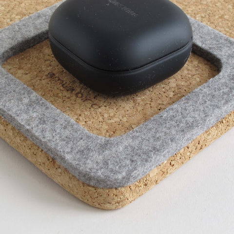 Organizer für Handy, Notizblock, Stift, Schlüssel & Co. | aus Filz und Kork | hellgrau