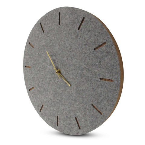 Wanduhr aus Filz und Kork 30 cm | hellgrau - gold | Design: Kopenhagen