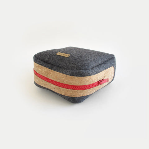 Accessory bag for cables & Co. | made of felt and cork | anthracite-red