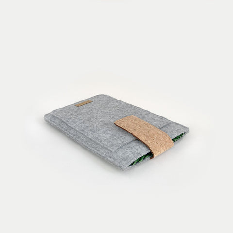 Hülle für PocketBook Verse Pro Color | mit Magnetverschluss und extra Fach | hellgrau - Stipes | Modell "HAKA"