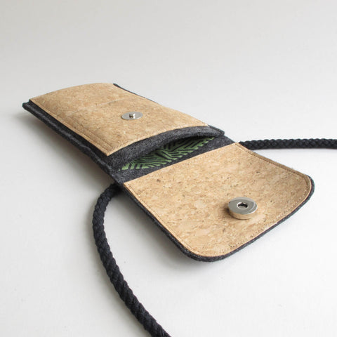 Umhängetasche für iPhone 14 Pro Max | aus Filz und Bio-Baumwolle | anthrazit - stripes | Modell KEDJA