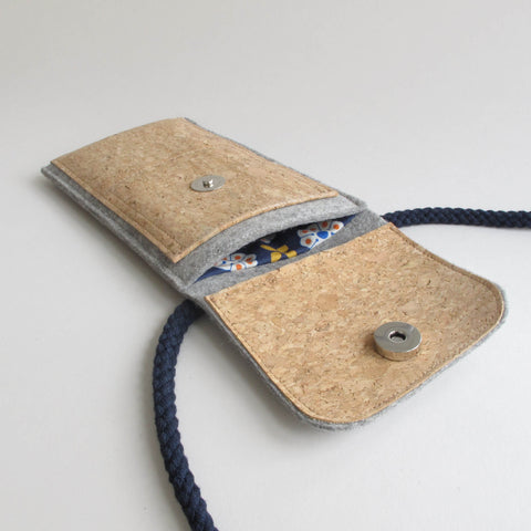 Shoulder bag for iPhone 16 Pro | made of felt and organic cotton | light gray - bloom | Model KEDJA