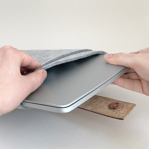 Case for MacBook Air M2 13.6" | with magnetic closure and extra compartment  | light gray - tracks | Model "HAKA"