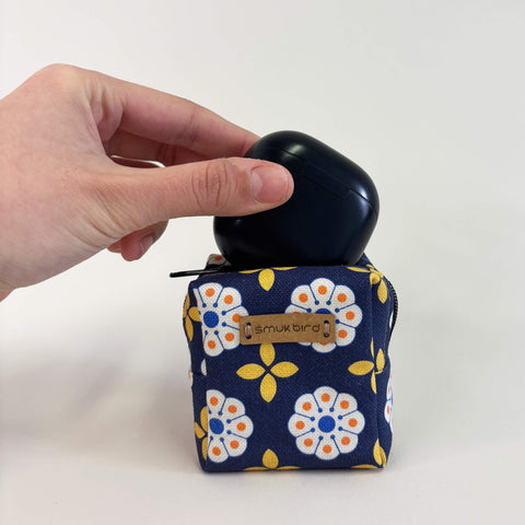 Mini-Tasche für Kopfhörer & Co. | aus Bio-Baumwolle | Design Bloom | Modell PocketCube