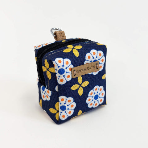 Mini-Tasche für Kopfhörer & Co. | aus Bio-Baumwolle | Design Bloom | Modell PocketCube