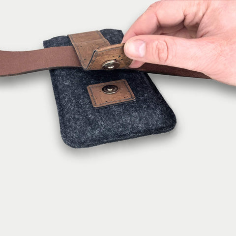 custom-made mobile phone belt bag | with magnetic closure and card compartment | anthracite | model CLIP