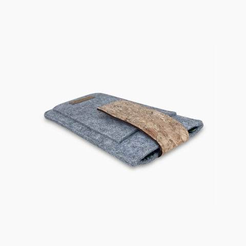 Handytasche für iPhone Air in hellgrau mit Magnetverschluss und Fach aus nachhaltigen Materialien - HAKA.