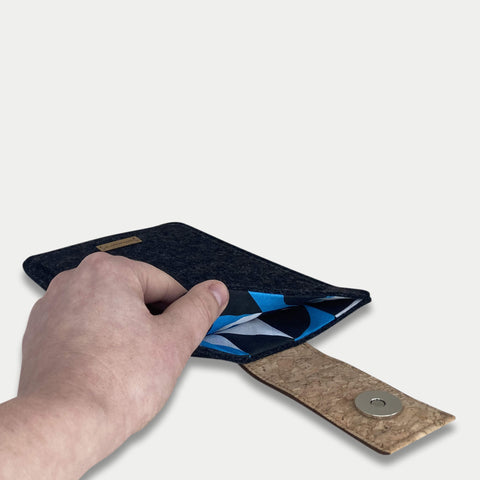 Hülle für PocketBook Verse Pro | mit Magnetverschluss und extra Fach | anthrazit - Shapes | Modell "HAKA"