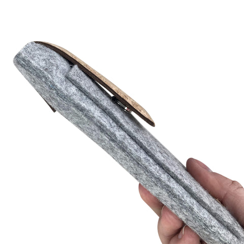 Hülle für reMarkable Paper Pro | mit Magnetverschluss und extra Fach | hellgrau - Bloom | Modell "HAKA"