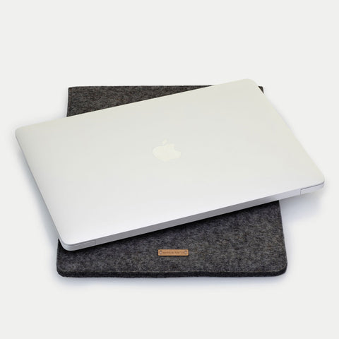 Coque pour MacBook Air M3 13 | en feutre et coton biologique | anthracite - pistes | Modèle "LAISSER"