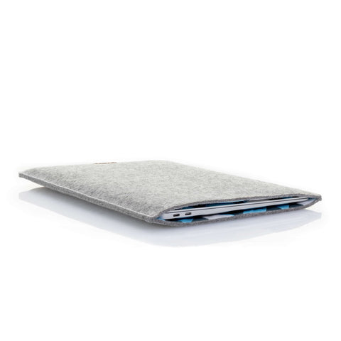 Hülle für MacBook Air M2 15 | aus Filz und Bio-Baumwolle | hellgrau - Shapes | Modell "LET"