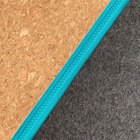 Tillbehörsväska för kablar & Co. | gjord av filt och kork | antracit-azurblå