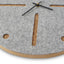 Wanduhr aus Filz und Kork 30 cm | hellgrau - schwarz | Design: Odense