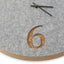 Wanduhr aus Filz und Kork 30 cm | hellgrau - schwarz | Design: Aarhus