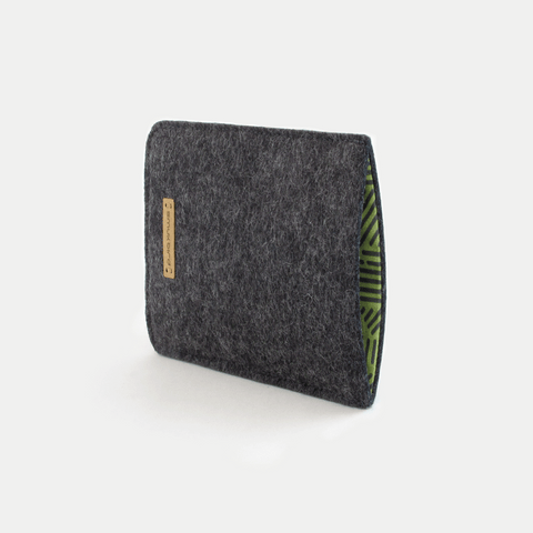 Mobile phone case for Motorola Moto G82 | made of felt and organic cotton | anthracite - stripes | Model "LET"