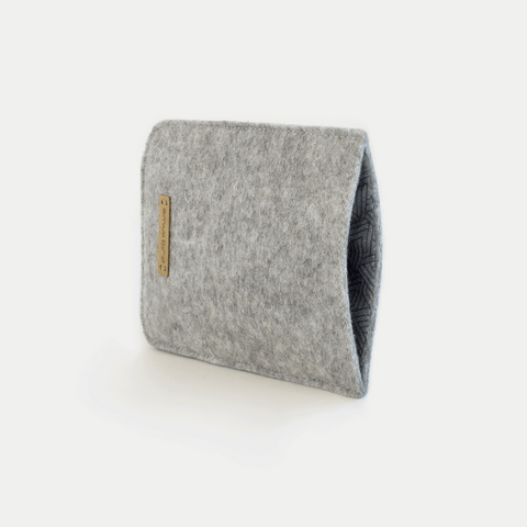 Mobile phone case for Xiaomi Poco M5s | made of felt and organic cotton | light gray - tracks | Model "LET"