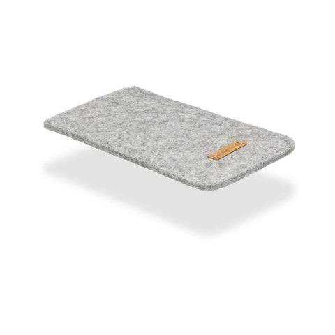 Mobile phone case for Fairphone 4 | made of felt and organic cotton | light gray - stripes | Model "LET"