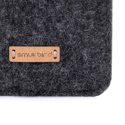 Mobile phone case for Xiaomi Poco X5 | made of felt and organic cotton | anthracite - tracks | Model "LET"