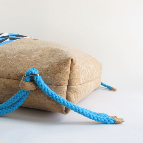 Gymväska, ryggsäck | gjord av bomull och kork | Shapes