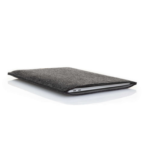 Hülle für MacBook Air 13 | aus Filz und Bio-Baumwolle | anthrazit - Tracks | Modell "LET"