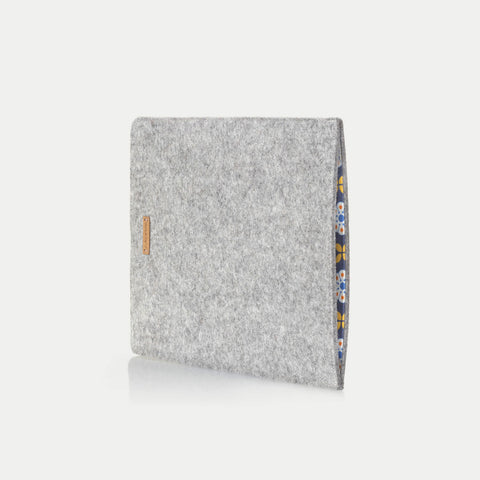 Tablet sleeve made to measure | made of felt and organic cotton | light grey - bloom | "LET" model