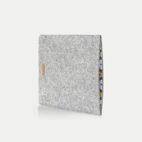 Sleeve for iPad - 10th gen | made of felt and organic cotton | light grey - bloom | "LET" model