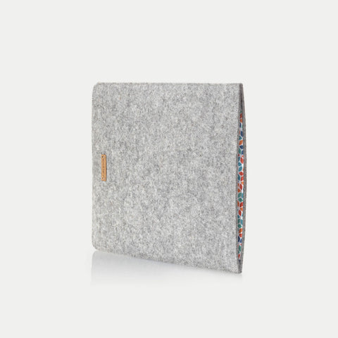 Sleeve for iPad Pro 12.9" - 5th gen | made of felt and organic cotton | light grey - colorful | "LET" model