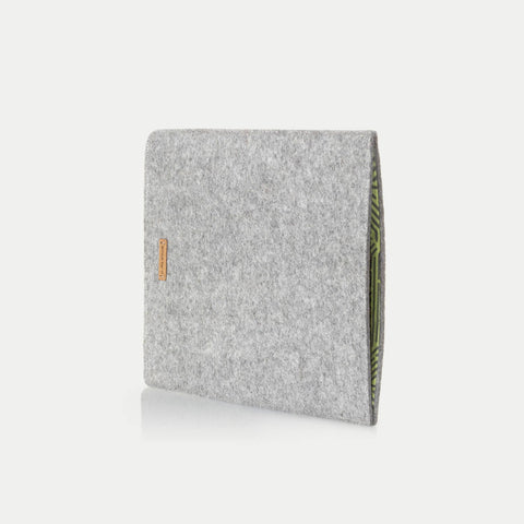 Fodral för iPad - 10:e generationen | tillverkad av filt och ekologisk bomull | ljusgrå - stripes | "LET"-modell