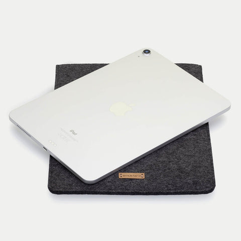 Hülle für Galaxy Tab A8.0 | aus Filz und Bio-Baumwolle | anthrazit - stripes | Modell "LET"