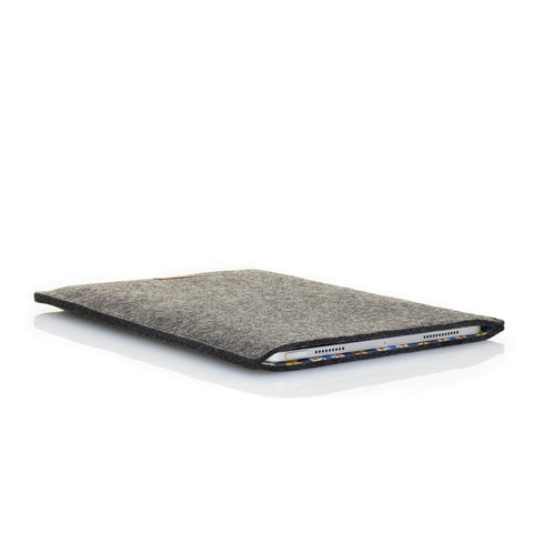 Sleeve for iPad Mini - 5th gen | made of felt and organic cotton | anthracite - bloom | "LET" model