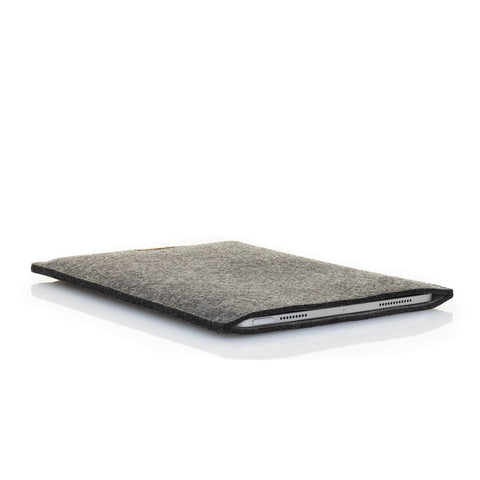 Case for Galaxy Tab A8 | made of felt and organic cotton | anthracite - tracks | Model "LET"