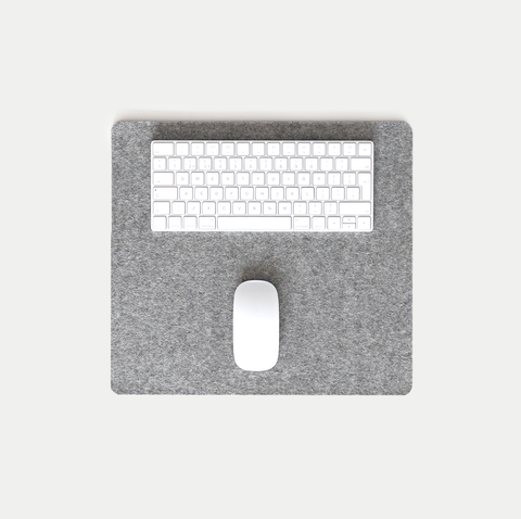 Desk pad made of felt and cork | 38x34.5cm | light grey