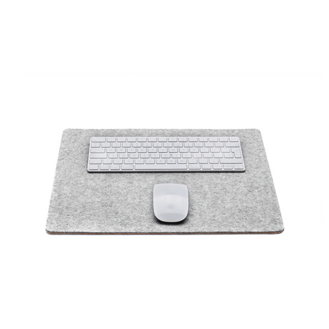 Skrivebordsunderlag af filt og kork | 38x34,5cm | lysegrå