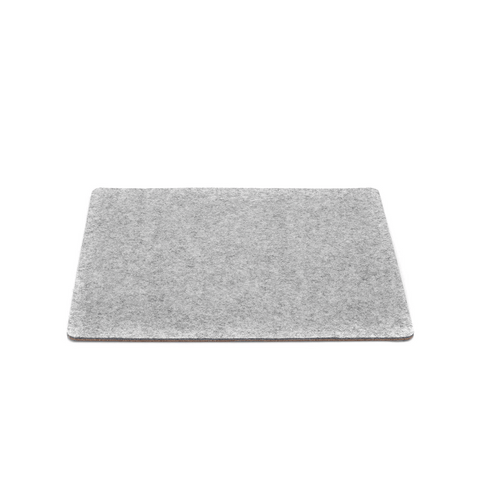 Skrivbordsunderlägg av filt och kork | 38x34,5cm | ljusgrå