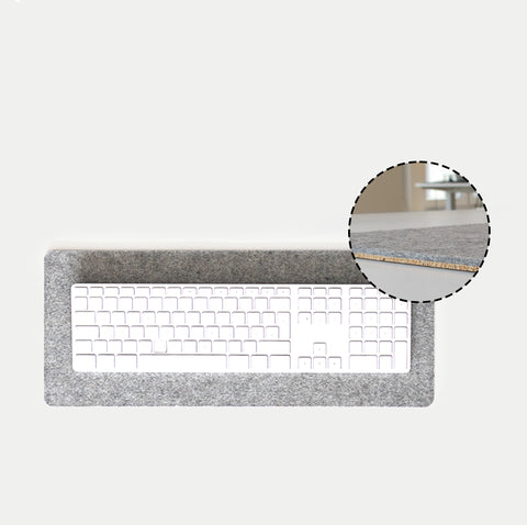 Skrivbordsunderlägg av filt och kork | 20x50cm | ljusgrå