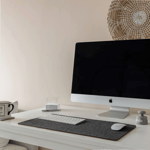 Skrivebordsunderlag af filt og kork | 30x60cm | antracit
