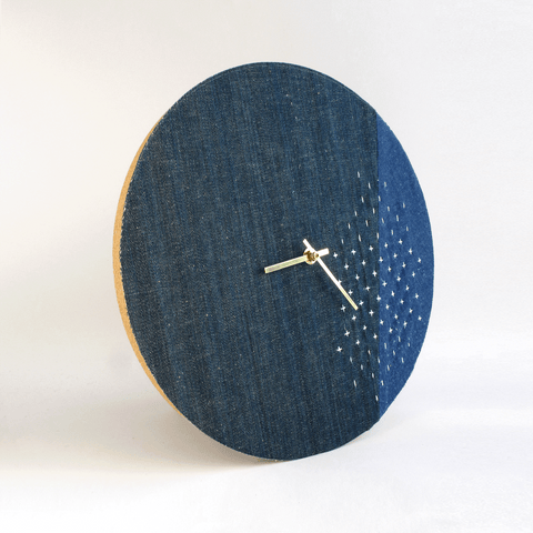 Wall clock Wabi Sabi Denim round 30 cm | Denim - Gold | Design: Saporo