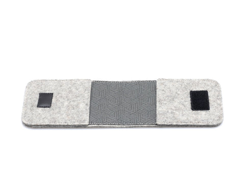 EC card case made of felt | light gray - tracks