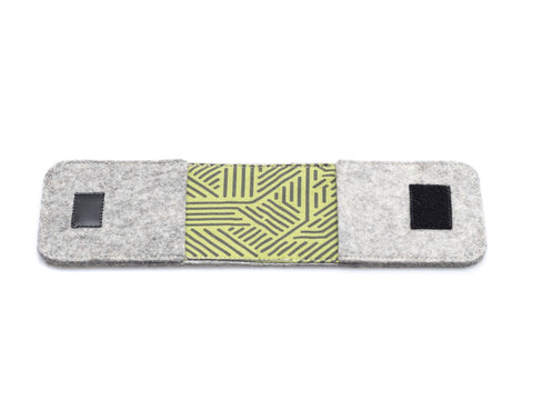 EC-kortfodral av filt | ljusgrå - Stripes